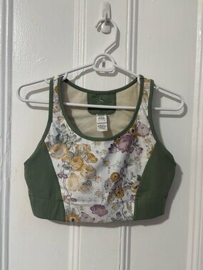 Tuckernuck meadow green chintz floral sports bra size M